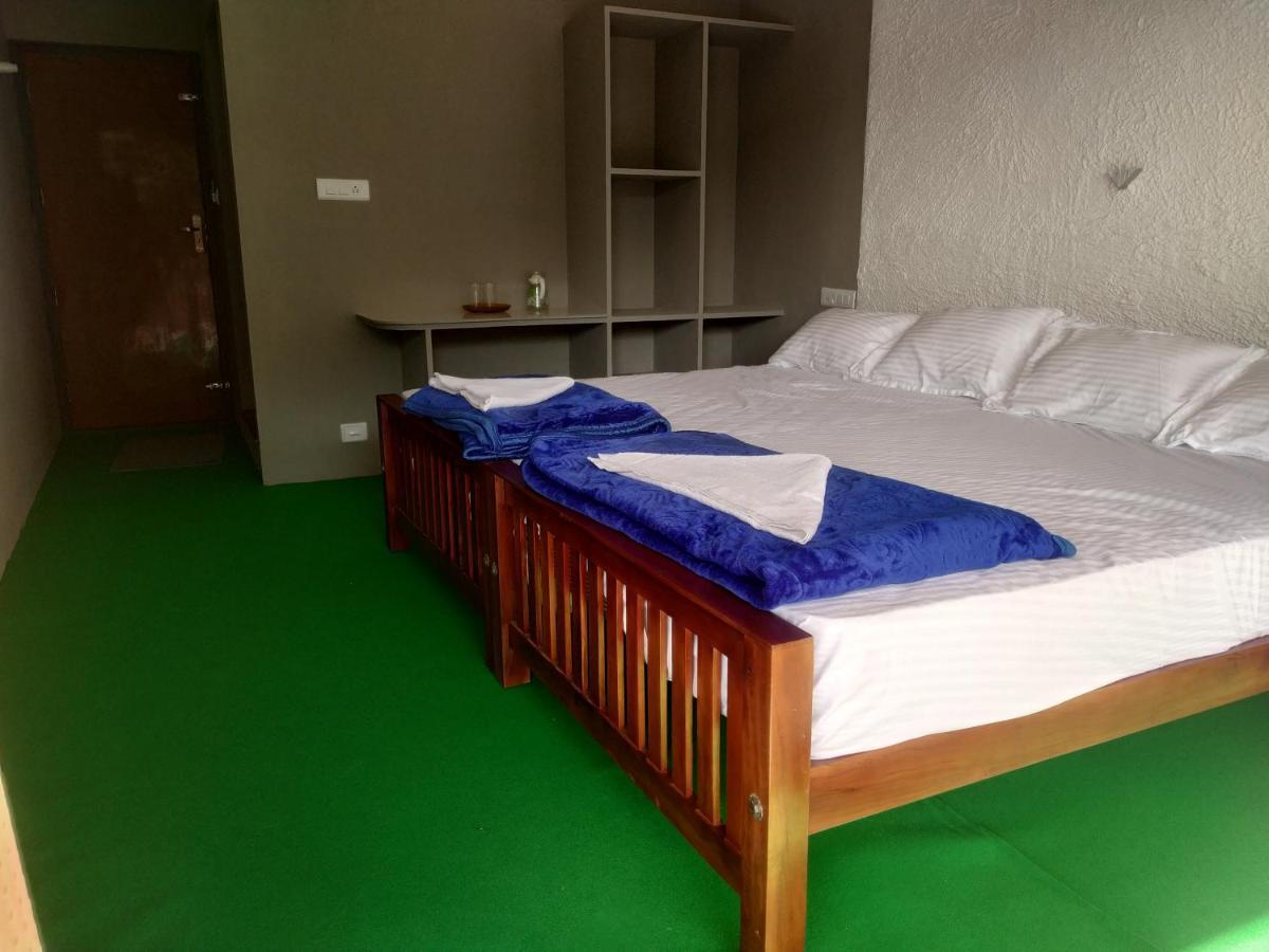 Riverbench Homestay Munnar, Anaviratty Exterior photo
